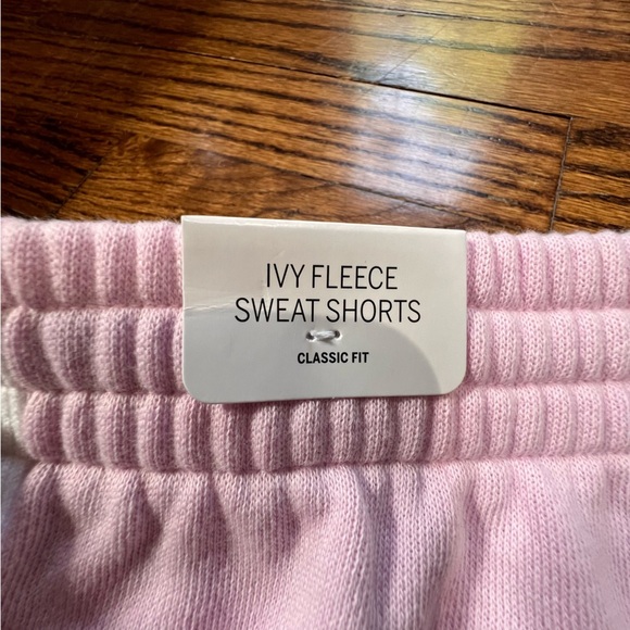 NWT PINK Victoria’s Secret Ivy Fleece Relaxed Shorts Pink and White Size M - Picture 5 of 5